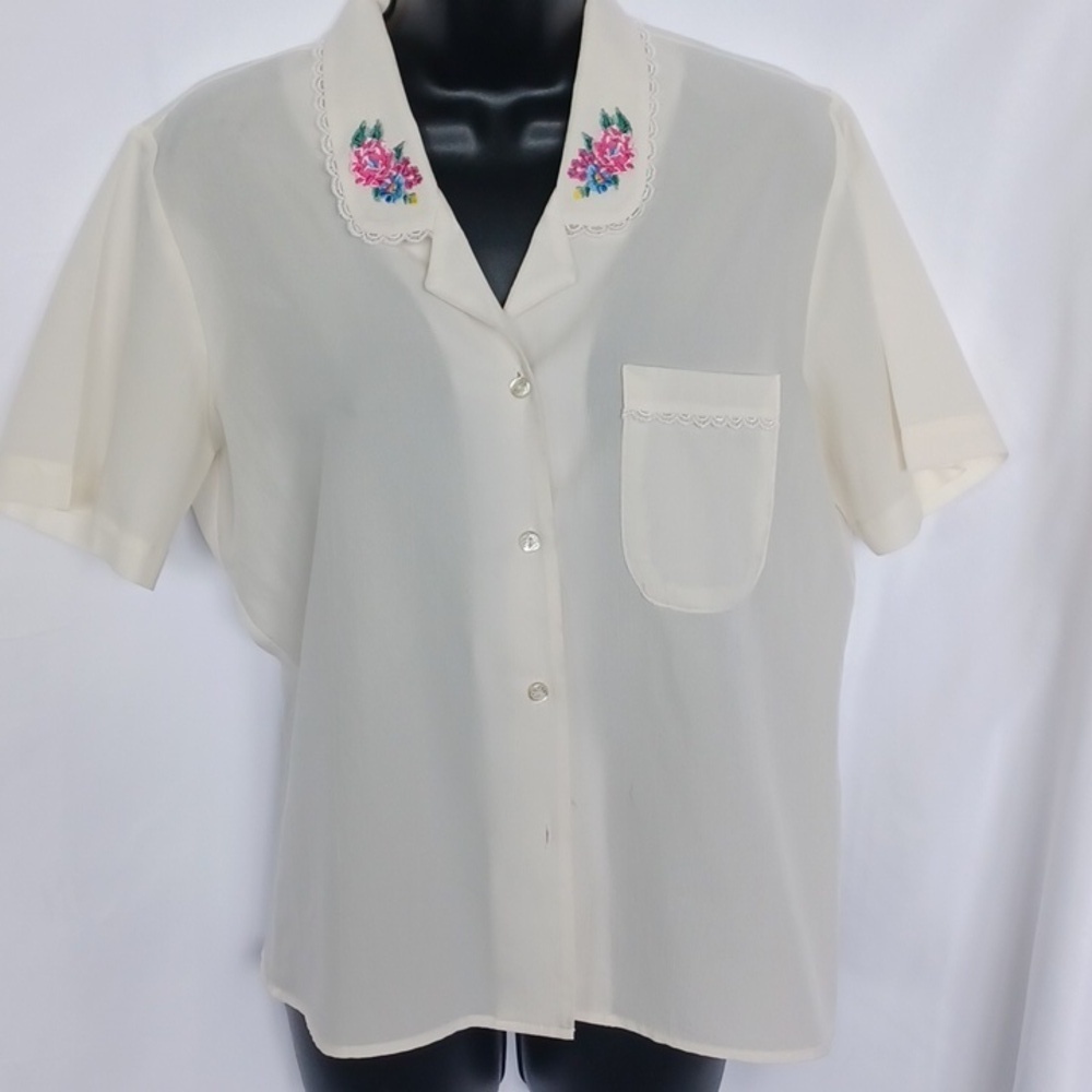 Vintage Lucia Button Up Short Sleeved Blouse Cream with Floral applica collar